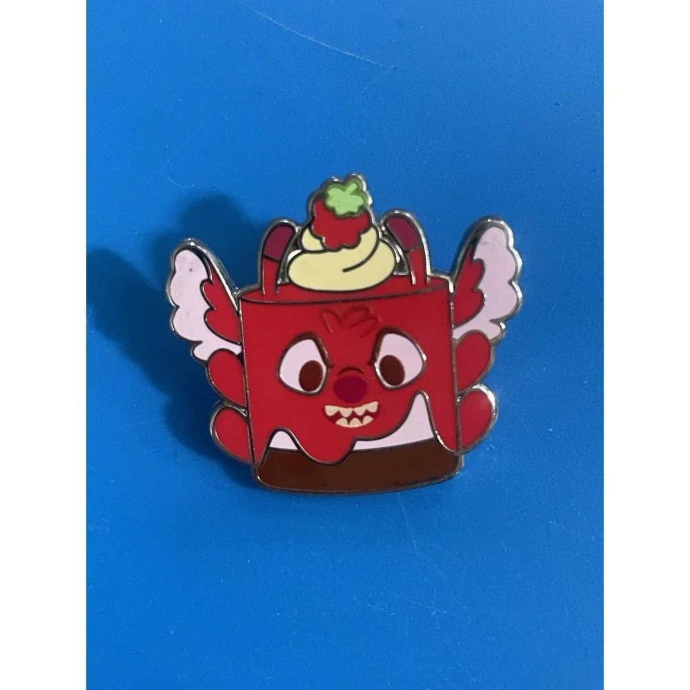 Leroy - Chocolate Raspberry Mousse Cake Stitch - Munchlings Disney Pin 160001